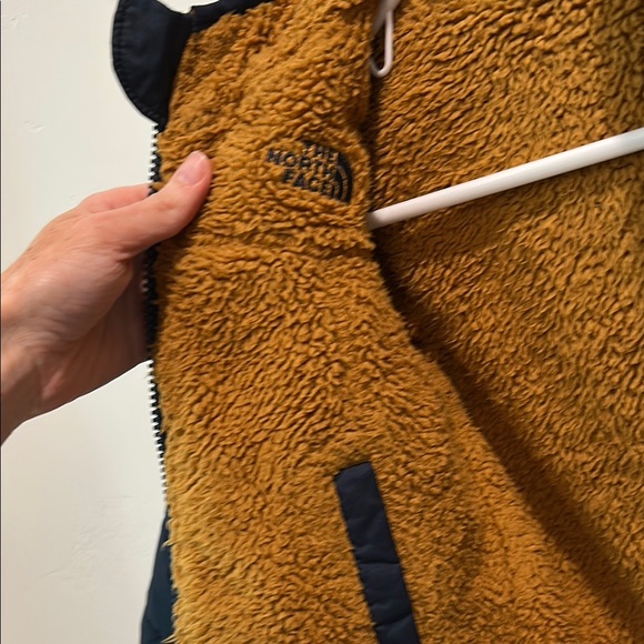 The North Face Navy Puffer Jacket with Hood - Picture 4 of 4